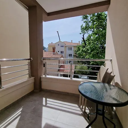 Nino Apartment